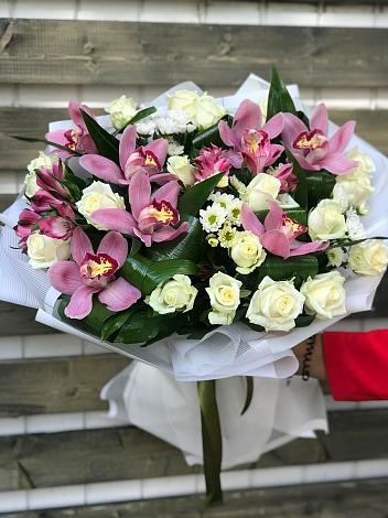 Букет цветов из: Розы и Хризантемы в Тайтурке