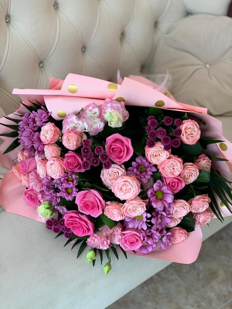 Букет цветов из: Хризантемы, Розы и Лизиантусы в Тайтурке