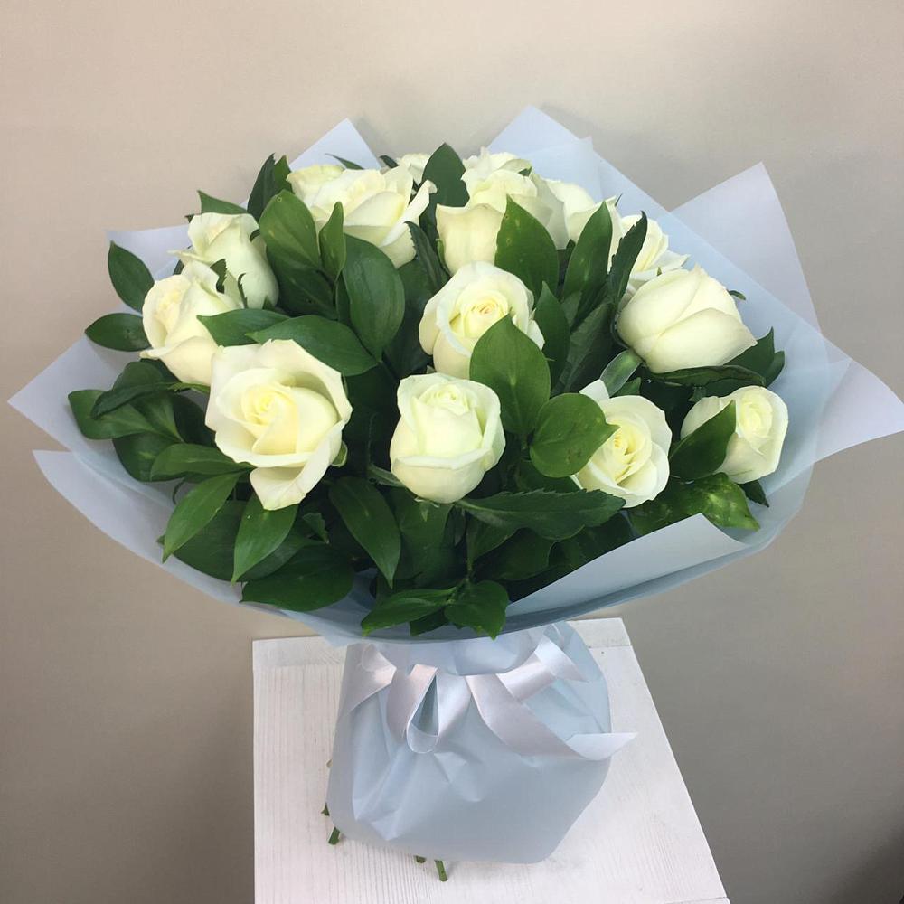 Букет 15 Белых роз Проуд в Тайтурке