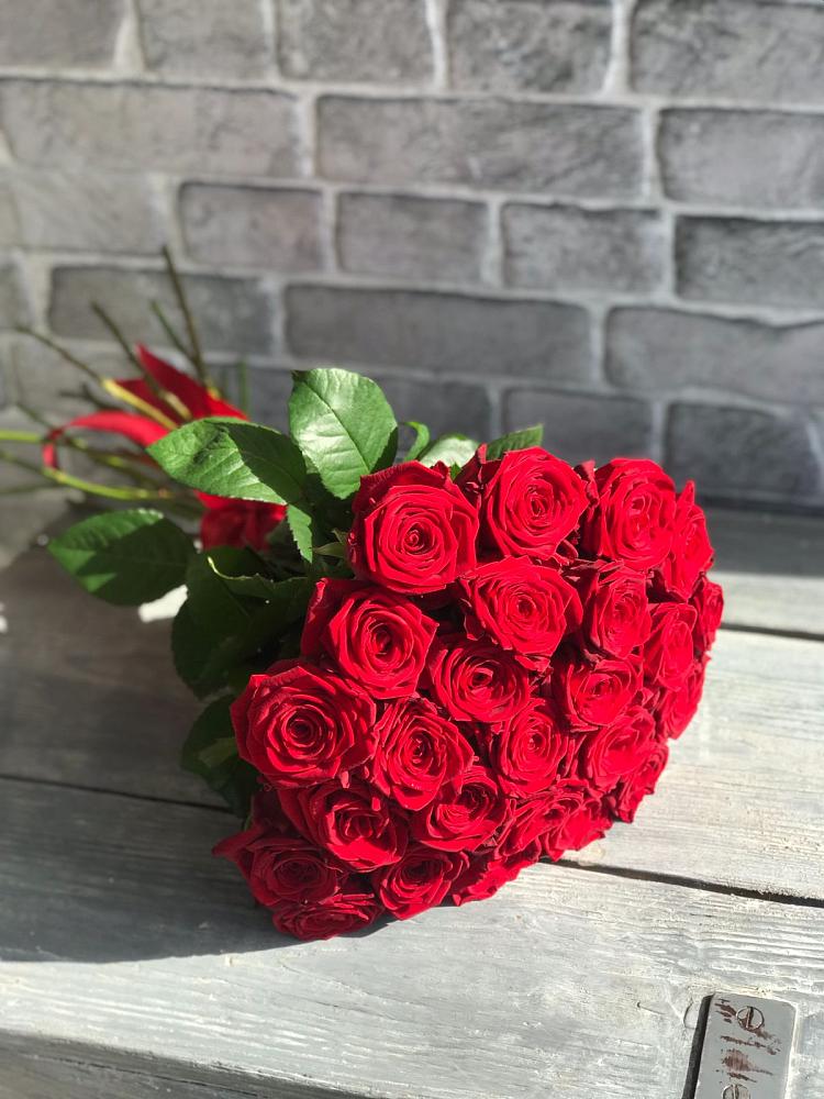 Букет Красные розы Фридом в Тайтурке