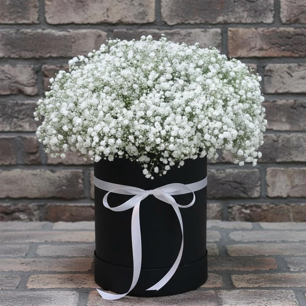 Цветочная композиция из Гипсофила в шляпной коробке в Тайтурке