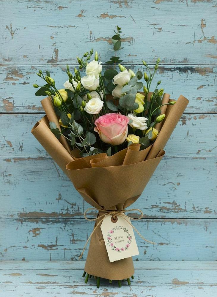 Букет цветов из: Розы и Лизиантусы в Тайтурке