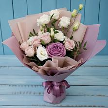 Букет цветов из:  Розы и Лизиантусы в Тайтурке