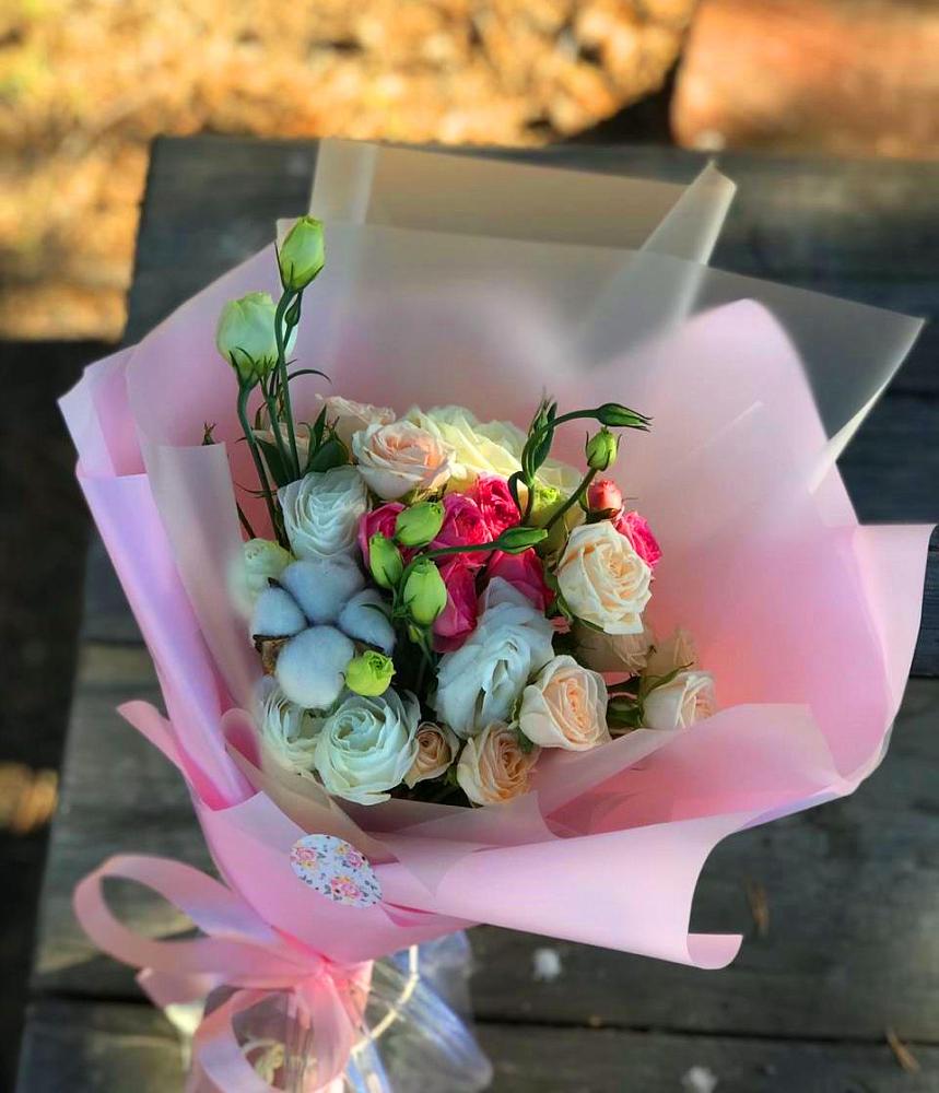 Букет цветов из: Розы и Лизиантусы в Тайтурке