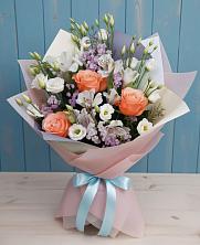 Букет цветов из:  Лизиантусы, Розы, Альстромерии и Гипсофила в Тайтурке