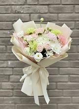 Букет цветов из:  Гвоздики, Розы, Лизиантусы и Хризантемы в Тайтурке