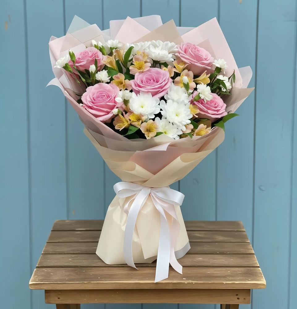 Букет цветов из: Гвоздики, Орхидеи и Розы в Тайтурке