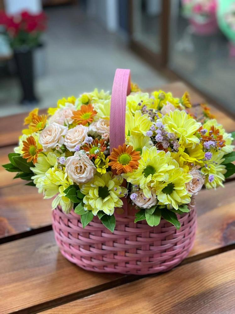 Цветочная композиция из Хризантемы и Розы в корзине в Тайтурке