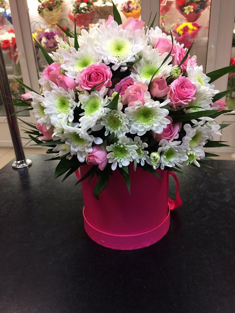 Цветочная композиция из Розы и Хризантемы в шляпной коробке в Тайтурке