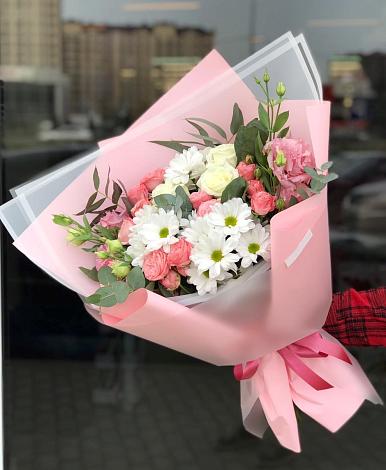 Букет цветов из: Розы, Лизиантусы и Хризантемы в Тайтурке